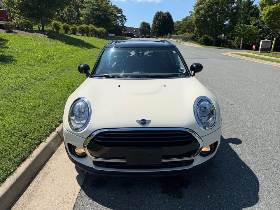 Used 2019 MINI Cooper Clubman ALL4 w/ Storage Package AWD/4WD image 15