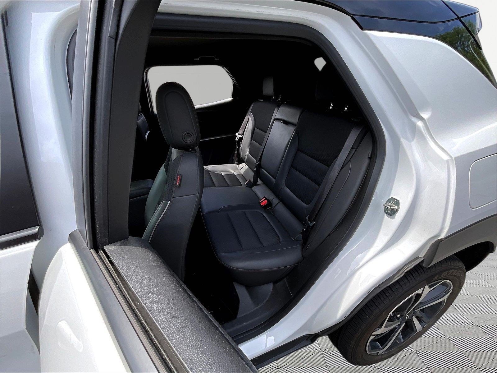 Used 2023 Chevrolet TrailBlazer RS w/ Convenience Package FWD image 21