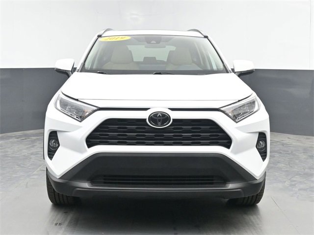 Used 2019 Toyota RAV4 XLE Premium image 3