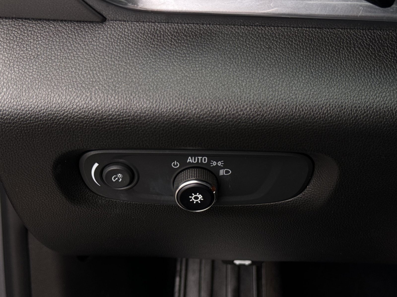 Used 2019 Chevrolet Traverse LS FWD image 22