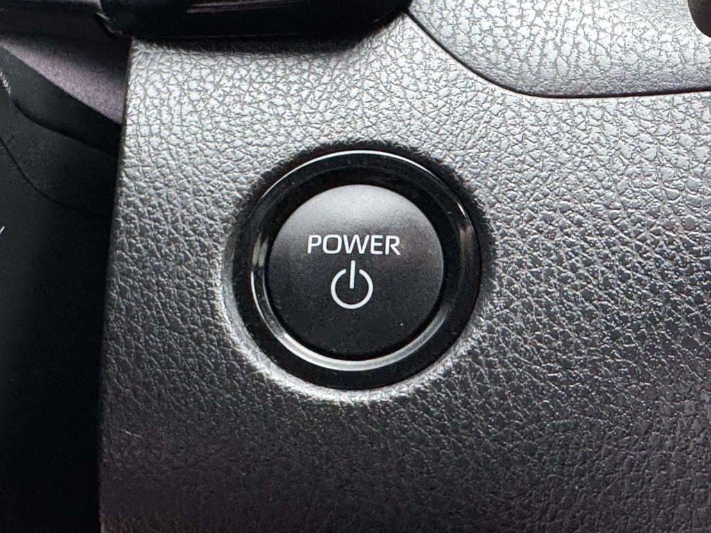 Used 2026 Toyota Camry Hybrid w/ Convenience Package FWD image 9