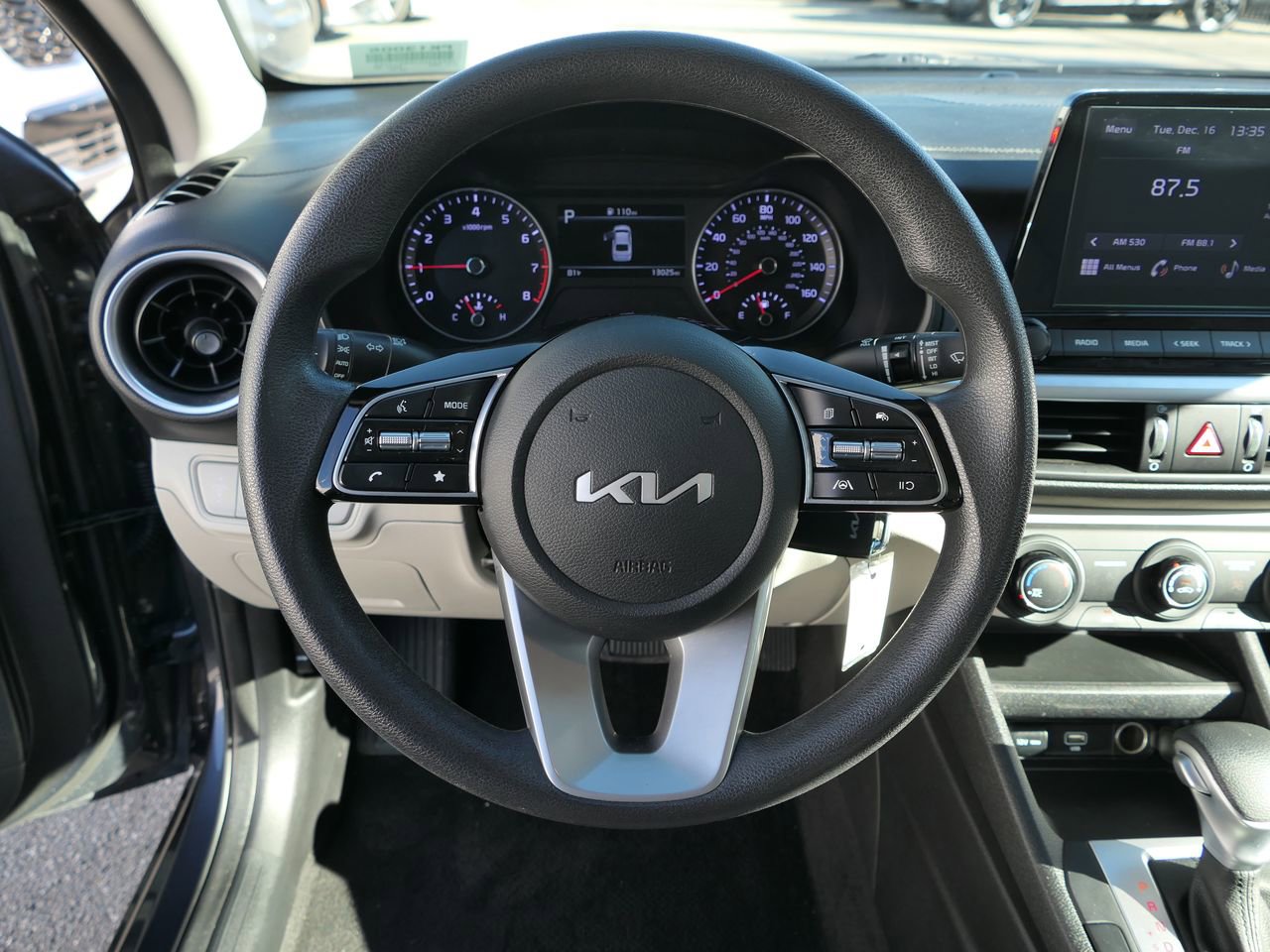 Used 2023 Kia Forte LXS w/ LXS Technology Package image 16