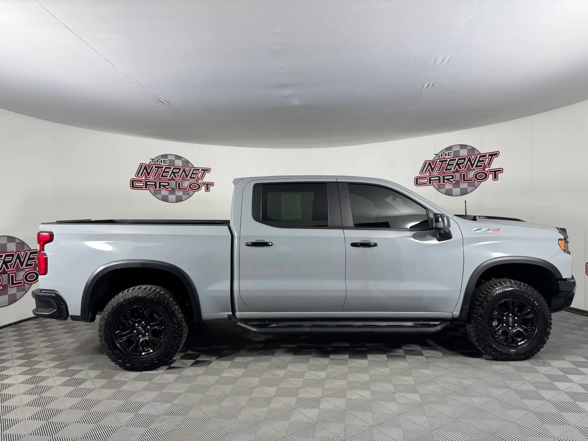 Used 2025 Chevrolet Silverado 1500 ZR2 w/ Technology Package AWD/4WD image 8