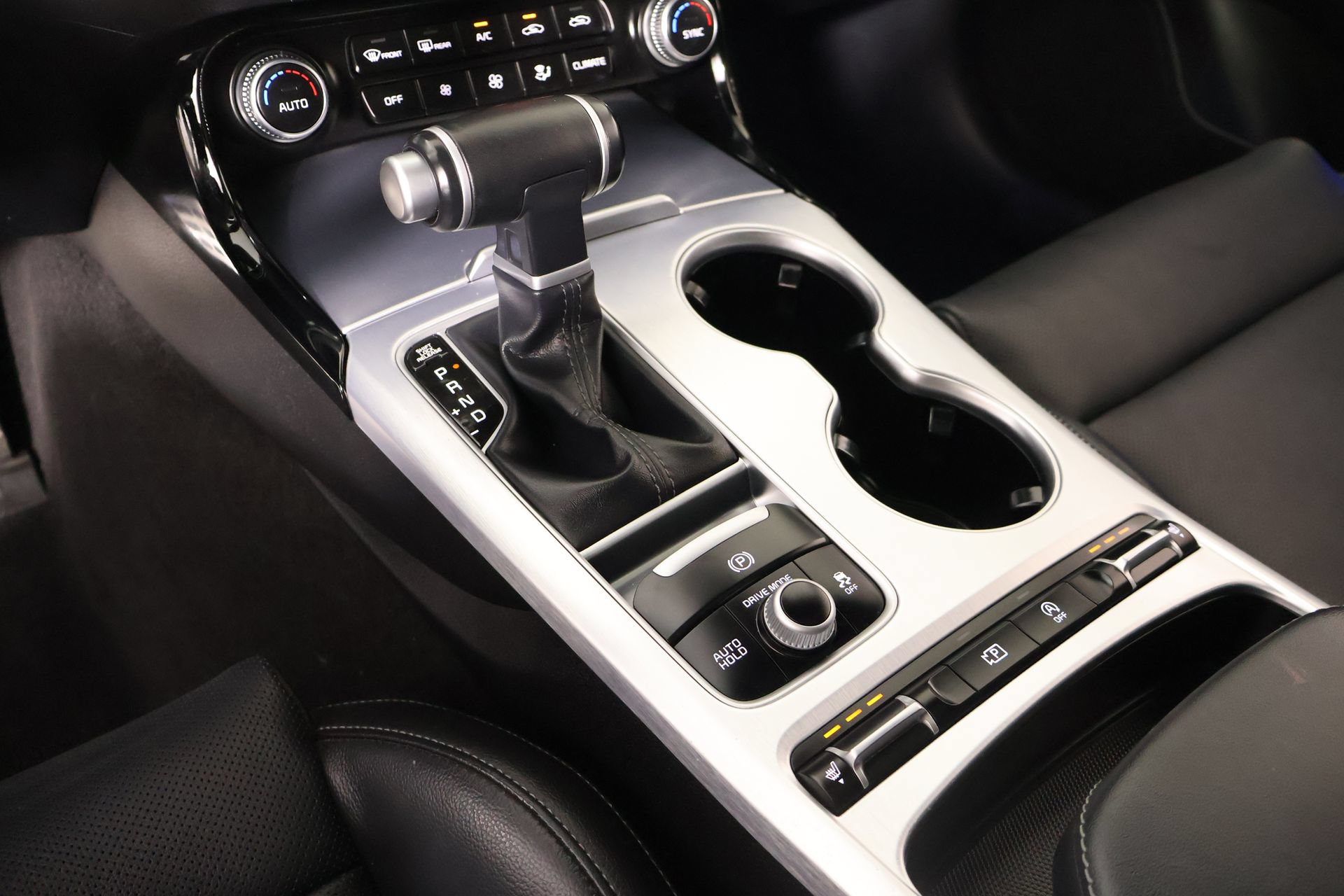 Used 2022 Kia Stinger GT1 RWD image 9
