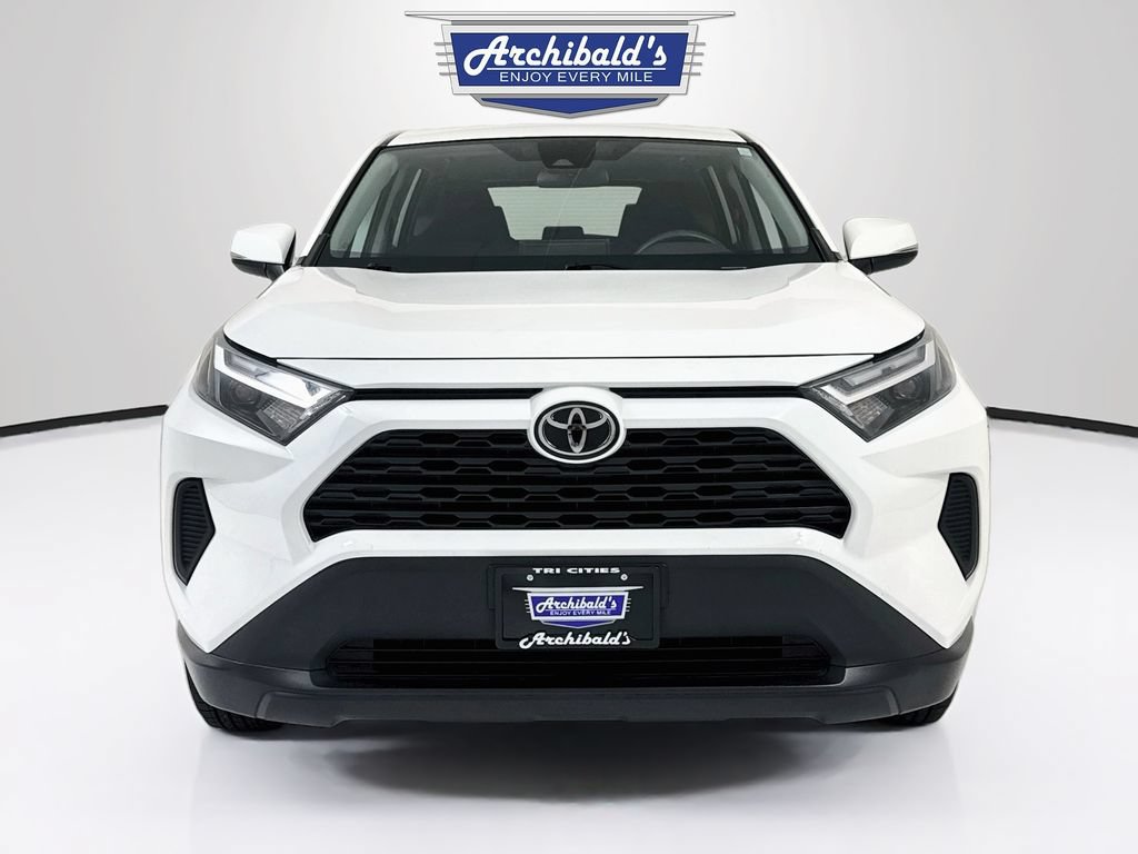 Used 2023 Toyota RAV4 LE AWD/4WD image 2