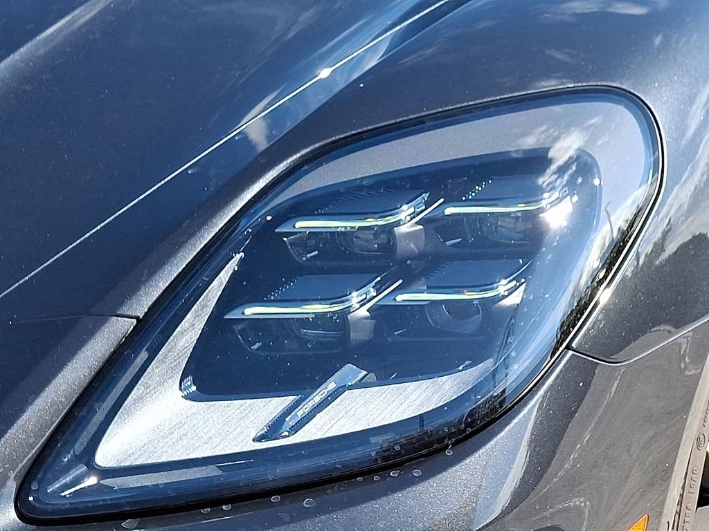 Certified 2024 Porsche Panamera image 11