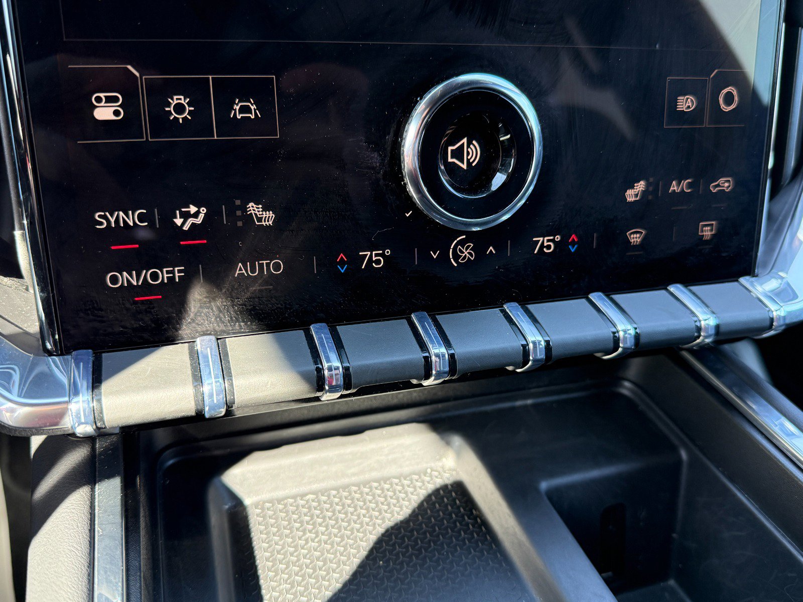 Used 2025 GMC Acadia Elevation image 35