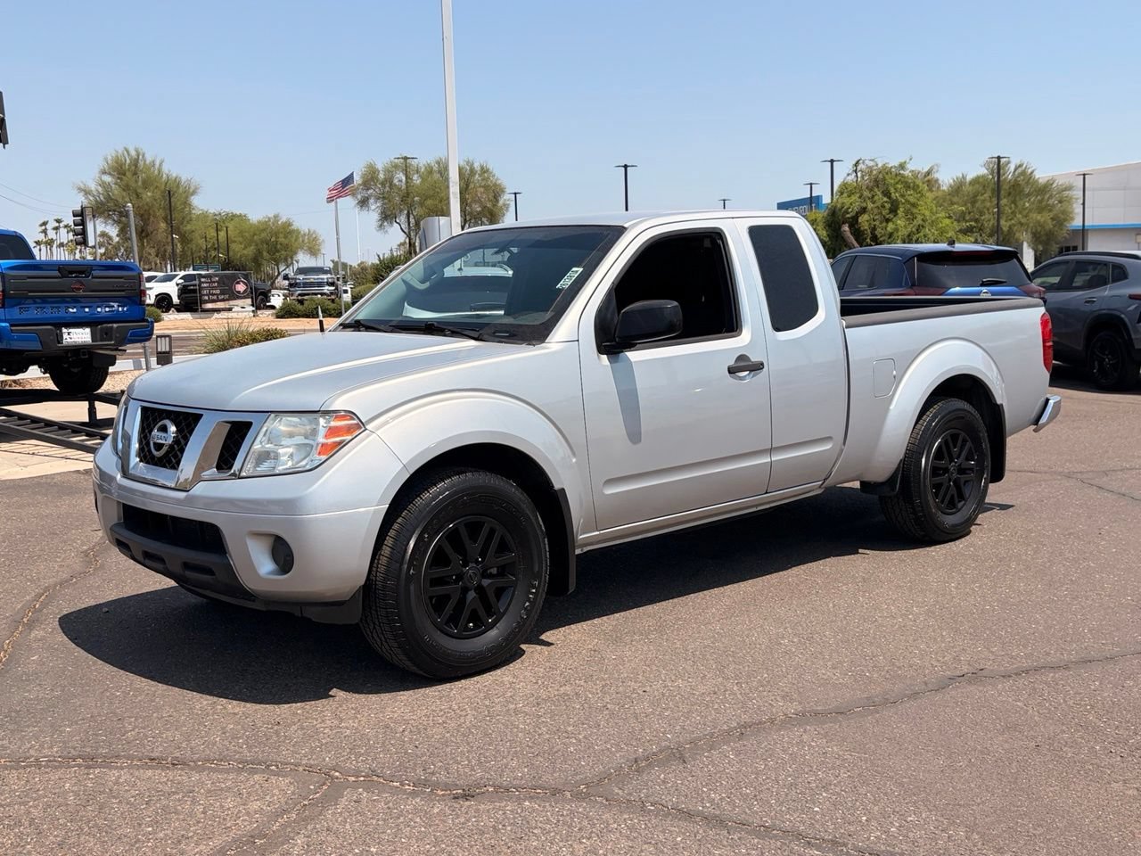 Used 2019 Nissan Frontier SV RWD image 2