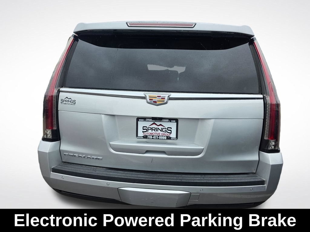 Used 2018 Cadillac Escalade Premium Luxury AWD/4WD image 7