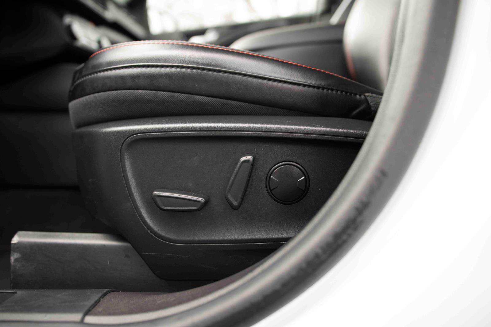 Used 2023 Ford Escape ST-Line image 14