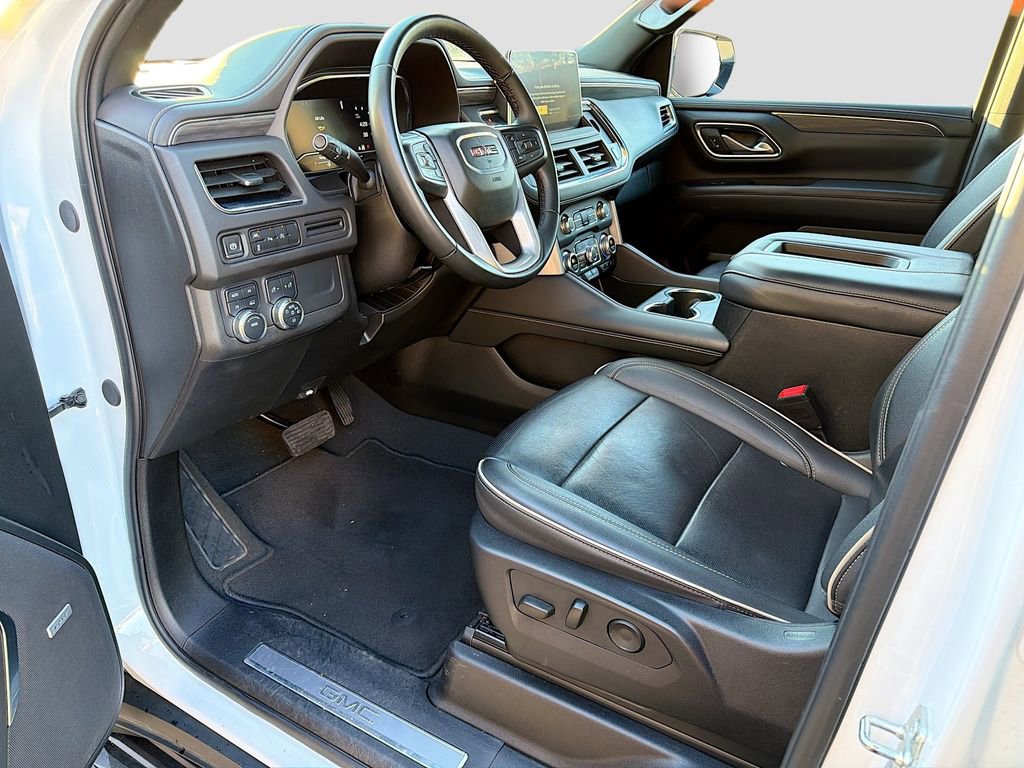 Used 2024 GMC Yukon SLT image 28