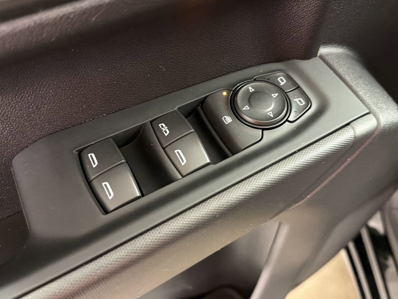 Certified 2023 Chevrolet Silverado 1500 Custom RWD image 17