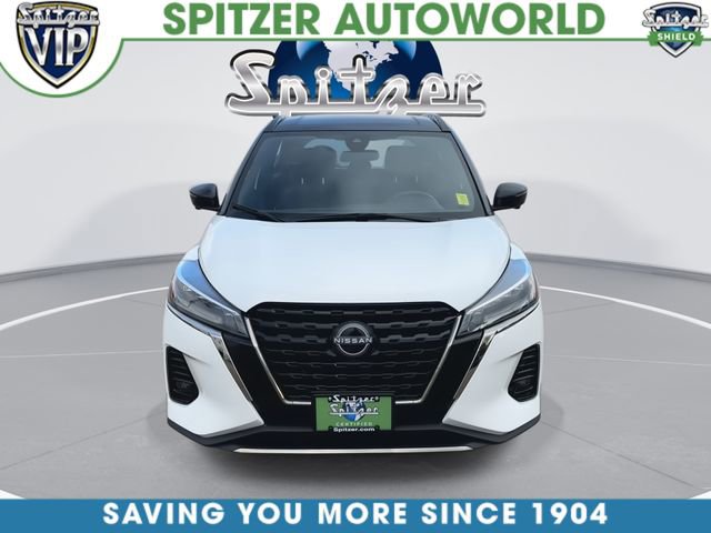 Used 2023 Nissan Kicks SR image 3