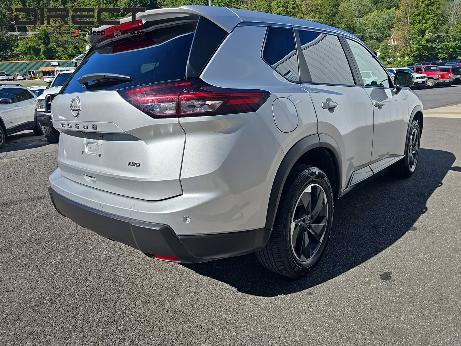 Used 2025 Nissan Rogue SV AWD/4WD image 6