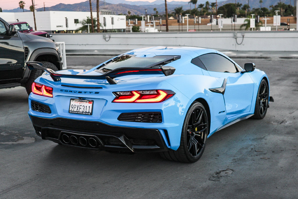 Used 2024 Chevrolet Corvette Z06 RWD image 9