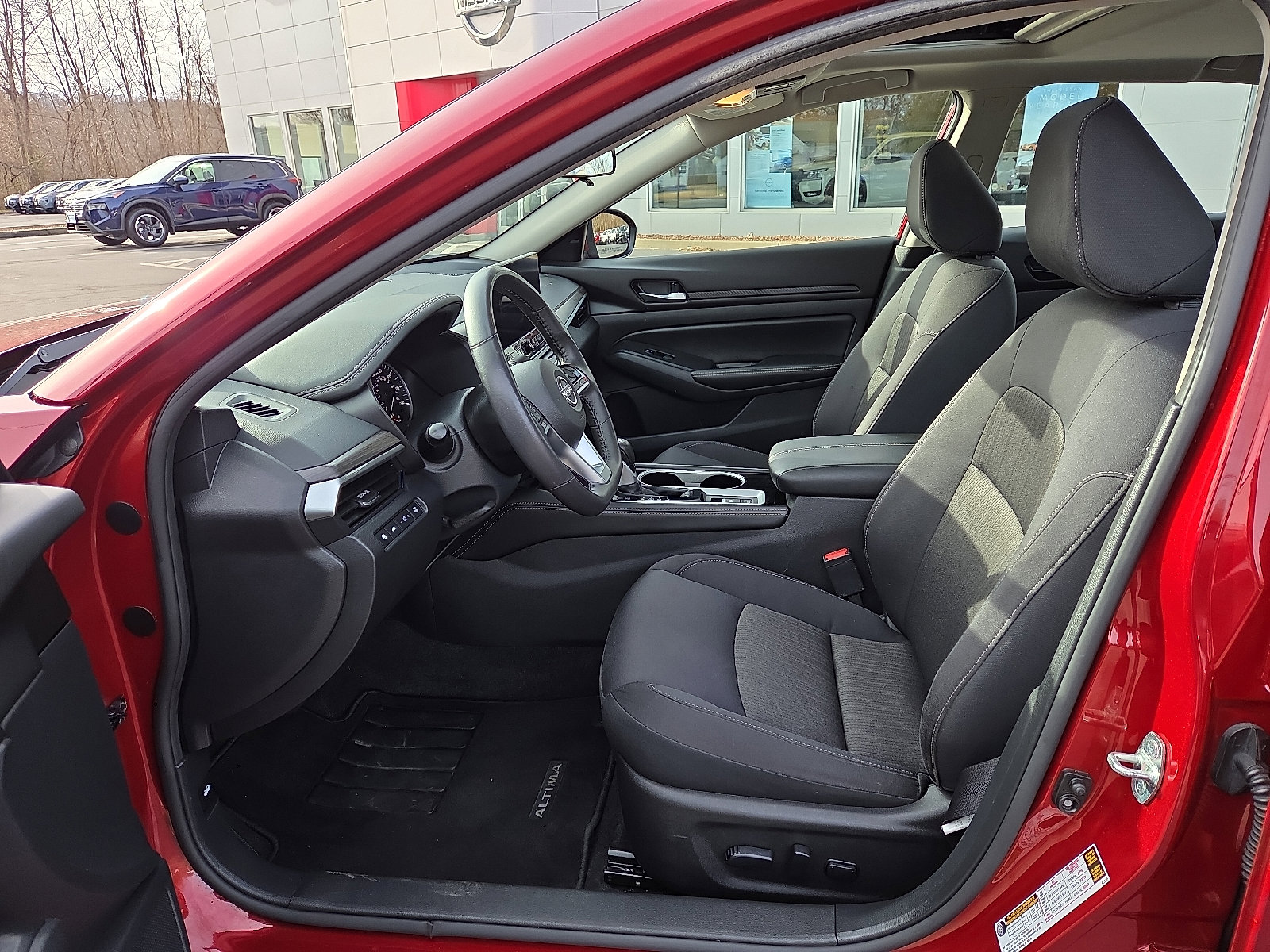 Used 2024 Nissan Altima 2.5 SV w/ SV Premium Package image 14