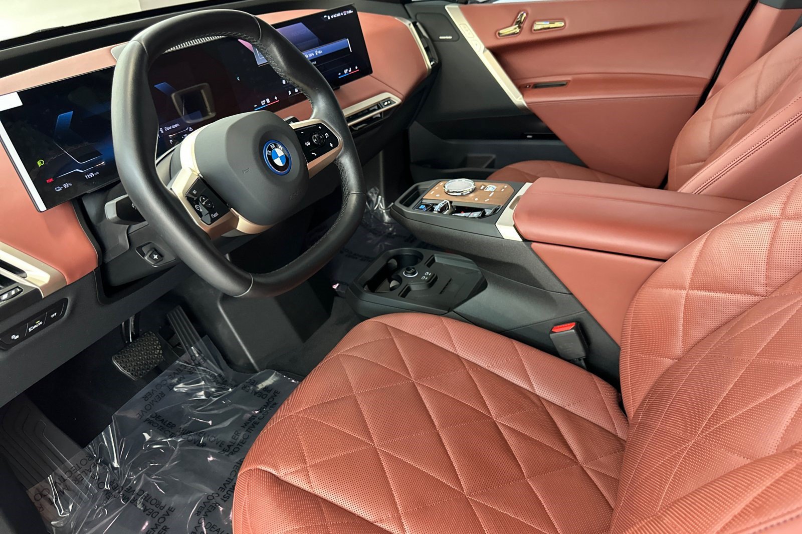 Certified 2024 BMW iX xDrive50 w/ Premium Package AWD/4WD image 4