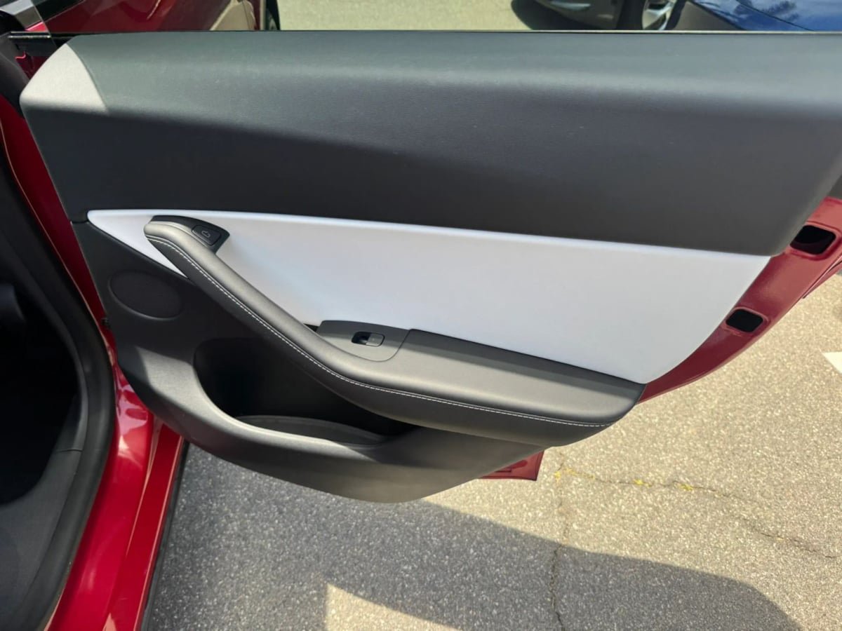 Used 2024 Tesla Model Y Long Range AWD/4WD image 24