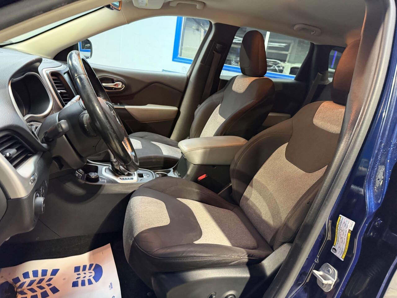 Used 2014 Jeep Cherokee Latitude w/ Comfort/Convenience Group image 14