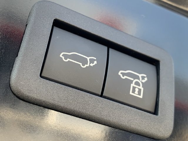 Used 2023 Toyota Prius Limited FWD image 40