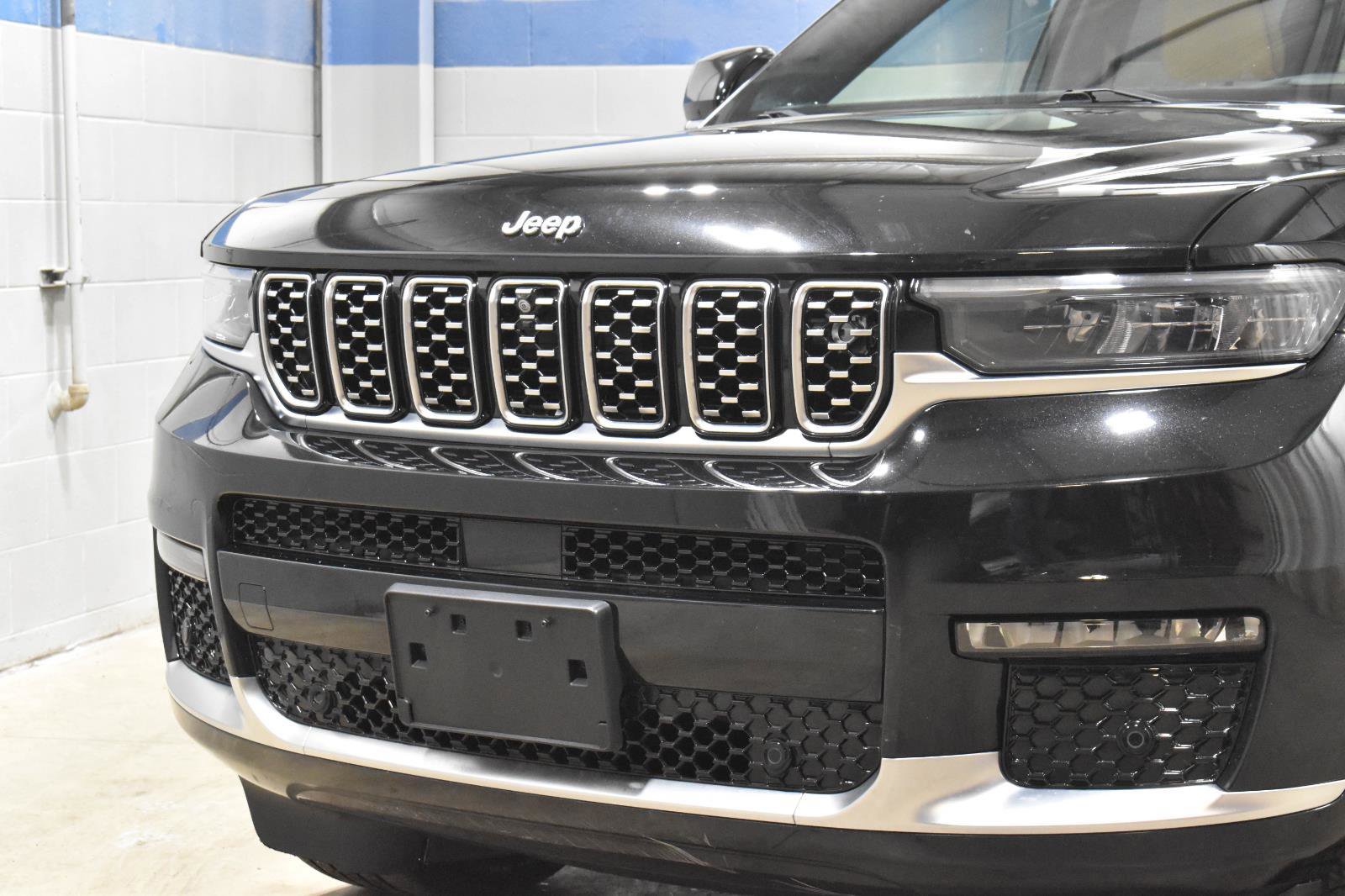 Used 2021 Jeep Grand Cherokee L Summit AWD/4WD image 34