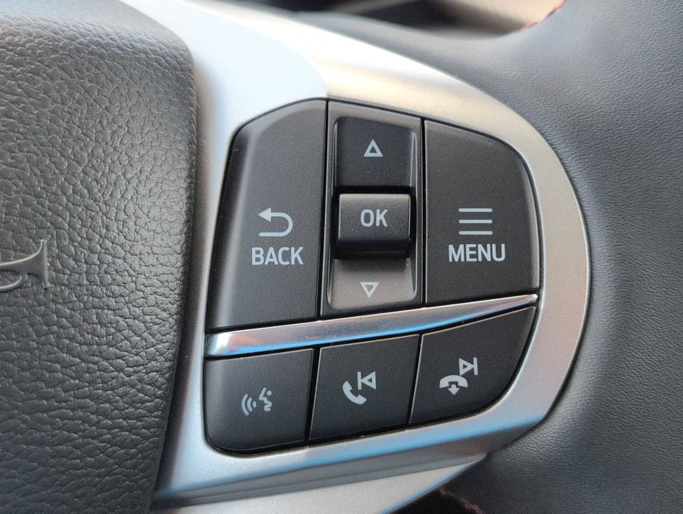 New 2025 Ford Explorer Active w/ Active Comfort Package image 24