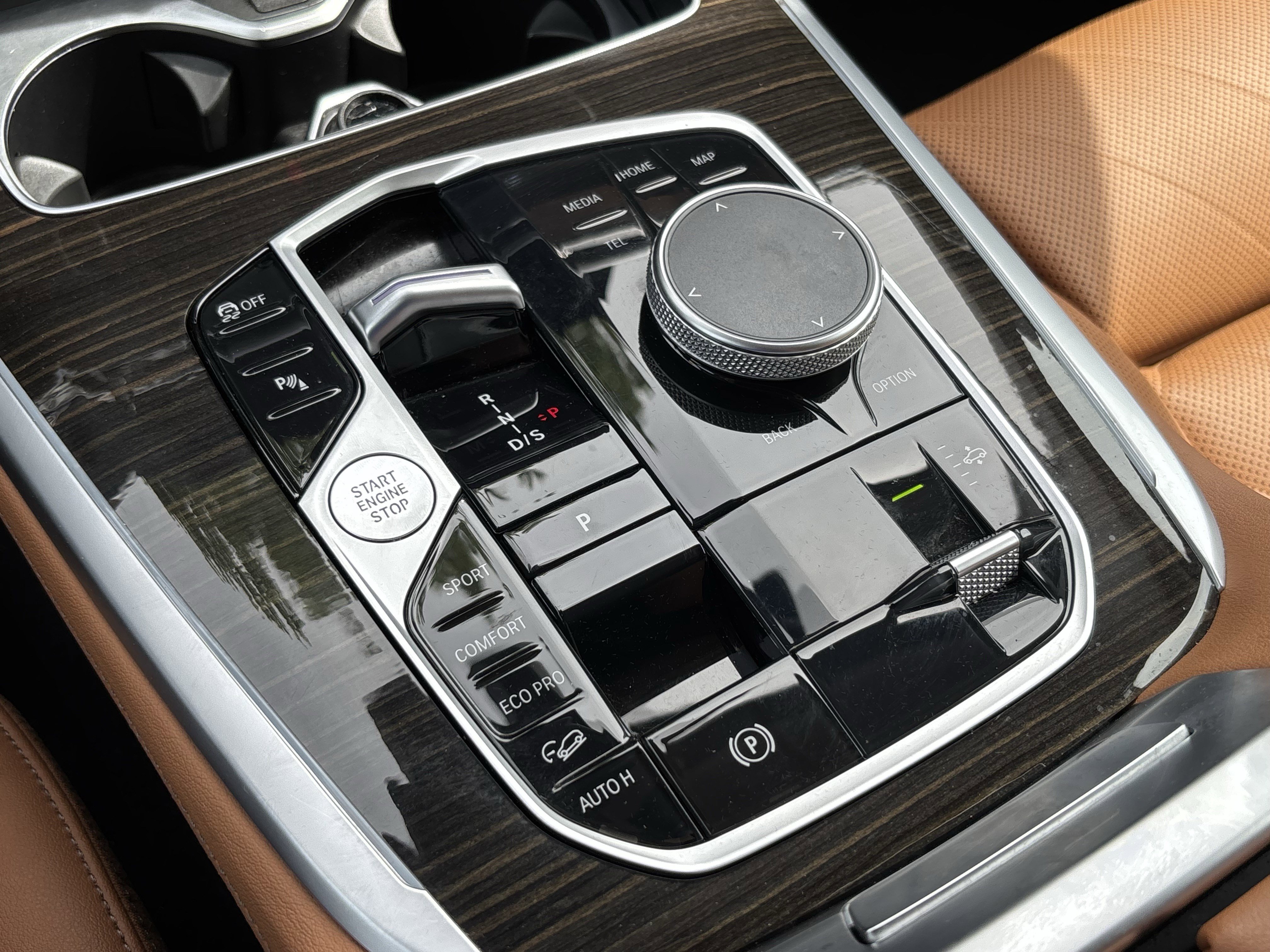 Certified 2024 BMW X7 xDrive40i w/ Premium Package image 26
