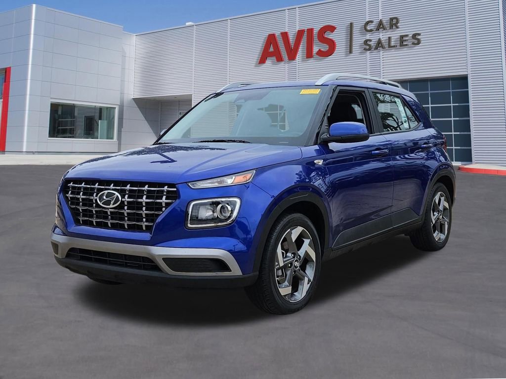 Used 2025 Hyundai Venue SEL FWD image 1