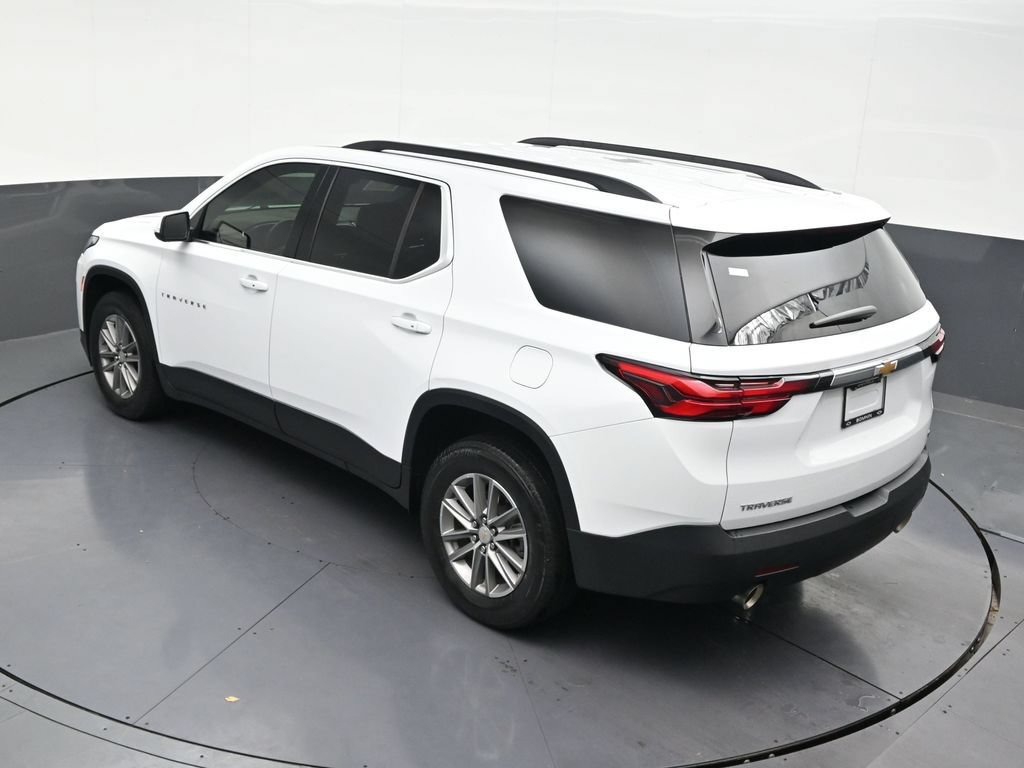 Used 2023 Chevrolet Traverse LT FWD image 16