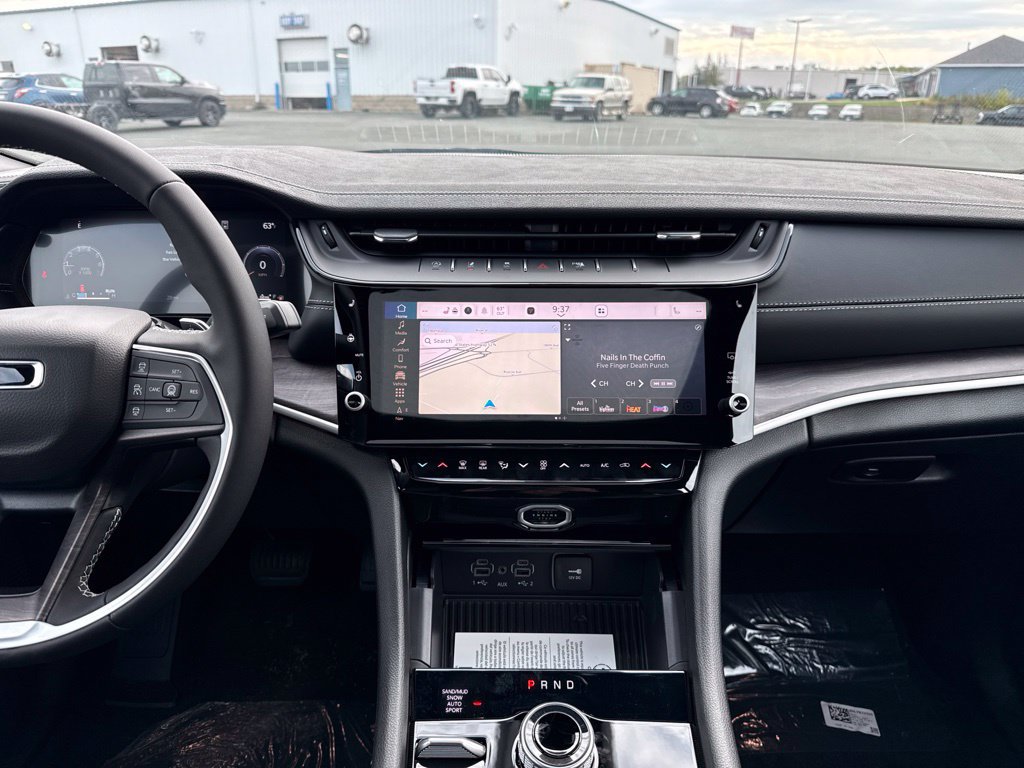 New 2027 Jeep Grand Cherokee L Limited AWD/4WD image 17