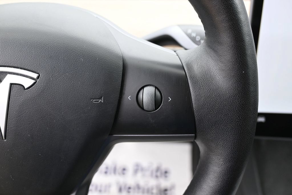 Used 2023 Tesla Model 3 Standard Range RWD image 19