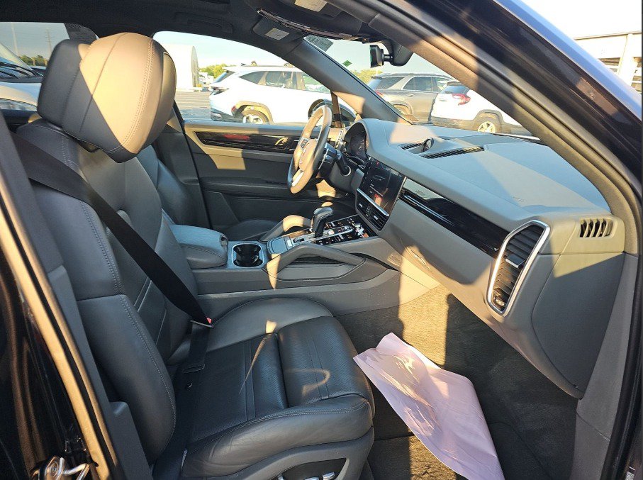 Used 2020 Porsche Cayenne S w/ Premium Package AWD/4WD image 11