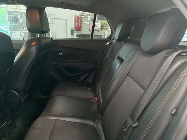 Used 2019 Chevrolet Trax LT w/ Sun & Sound Package AWD/4WD image 22