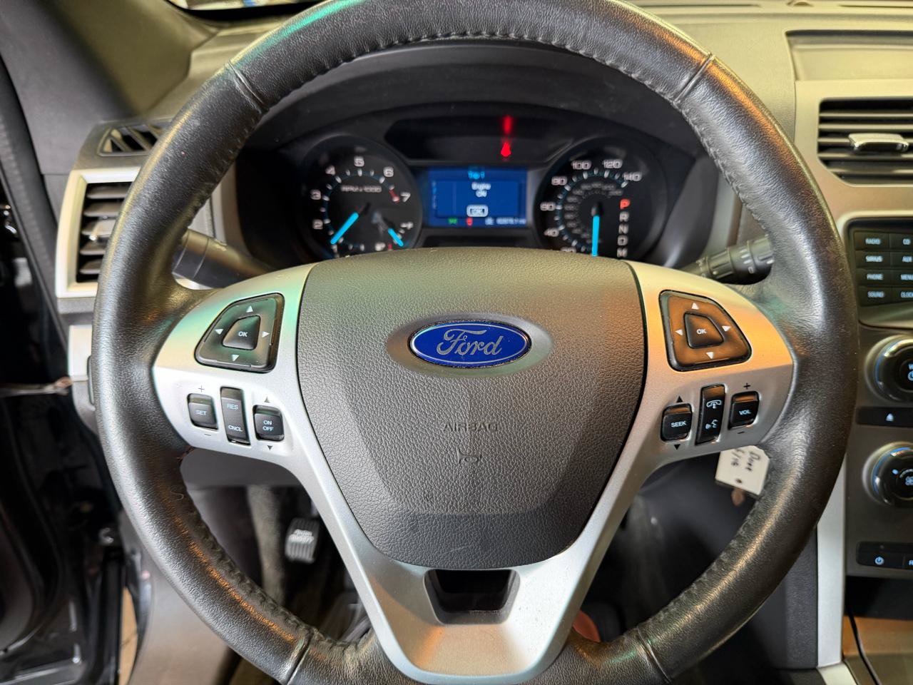 Used 2015 Ford Explorer XLT AWD/4WD image 14