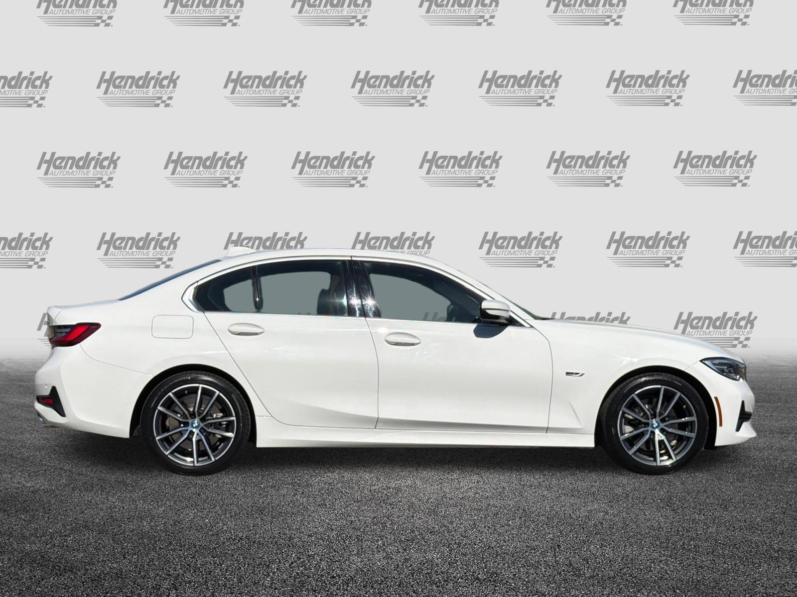Certified 2022 BMW 330e 330e w/ Convenience Package image 3