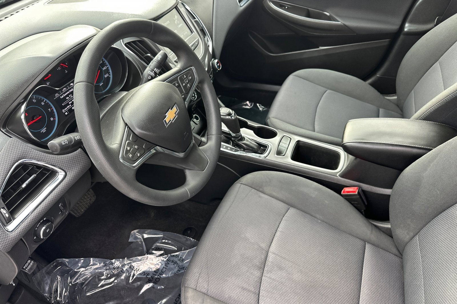 Used 2018 Chevrolet Cruze LT w/ RS Package FWD image 10