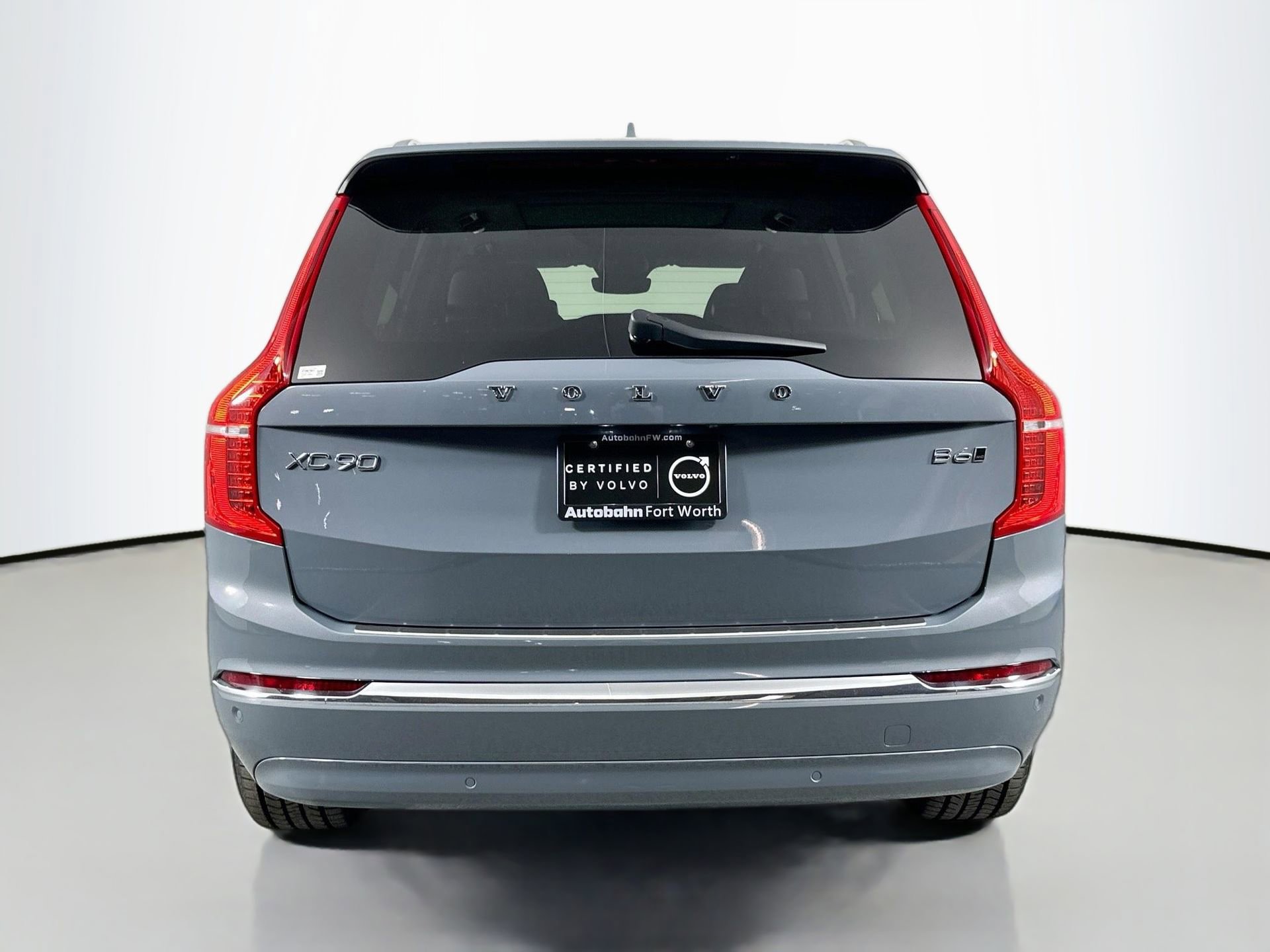Certified 2023 Volvo XC90 B6 Ultimate w/ Protection Package Premier image 7