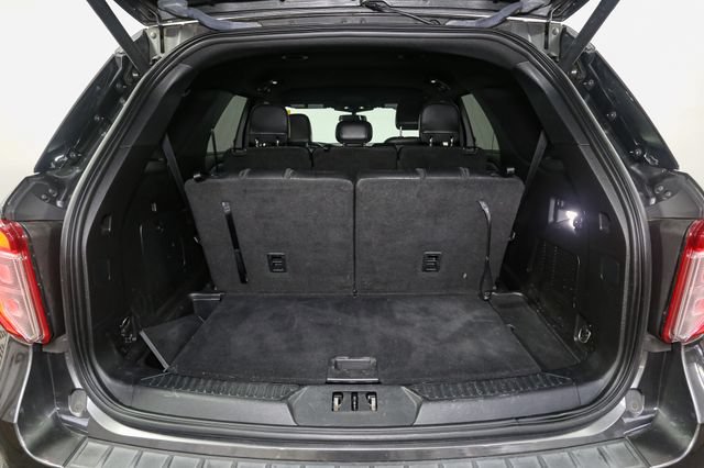 Used 2020 Ford Explorer XLT w/ Equipment Group 202A AWD/4WD image 11