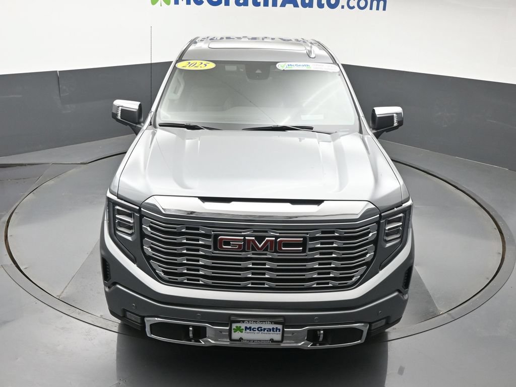 Used 2025 GMC Sierra 1500 Denali w/ Technology Package AWD/4WD image 26