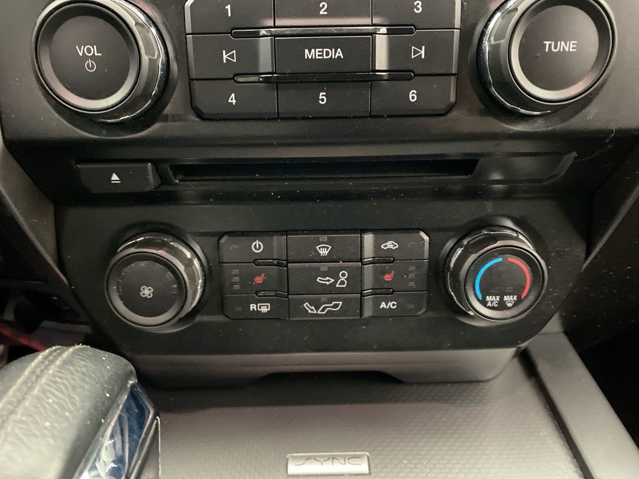 Used 2016 Ford F150 XLT w/ Equipment Group 302A Luxury AWD/4WD image 22
