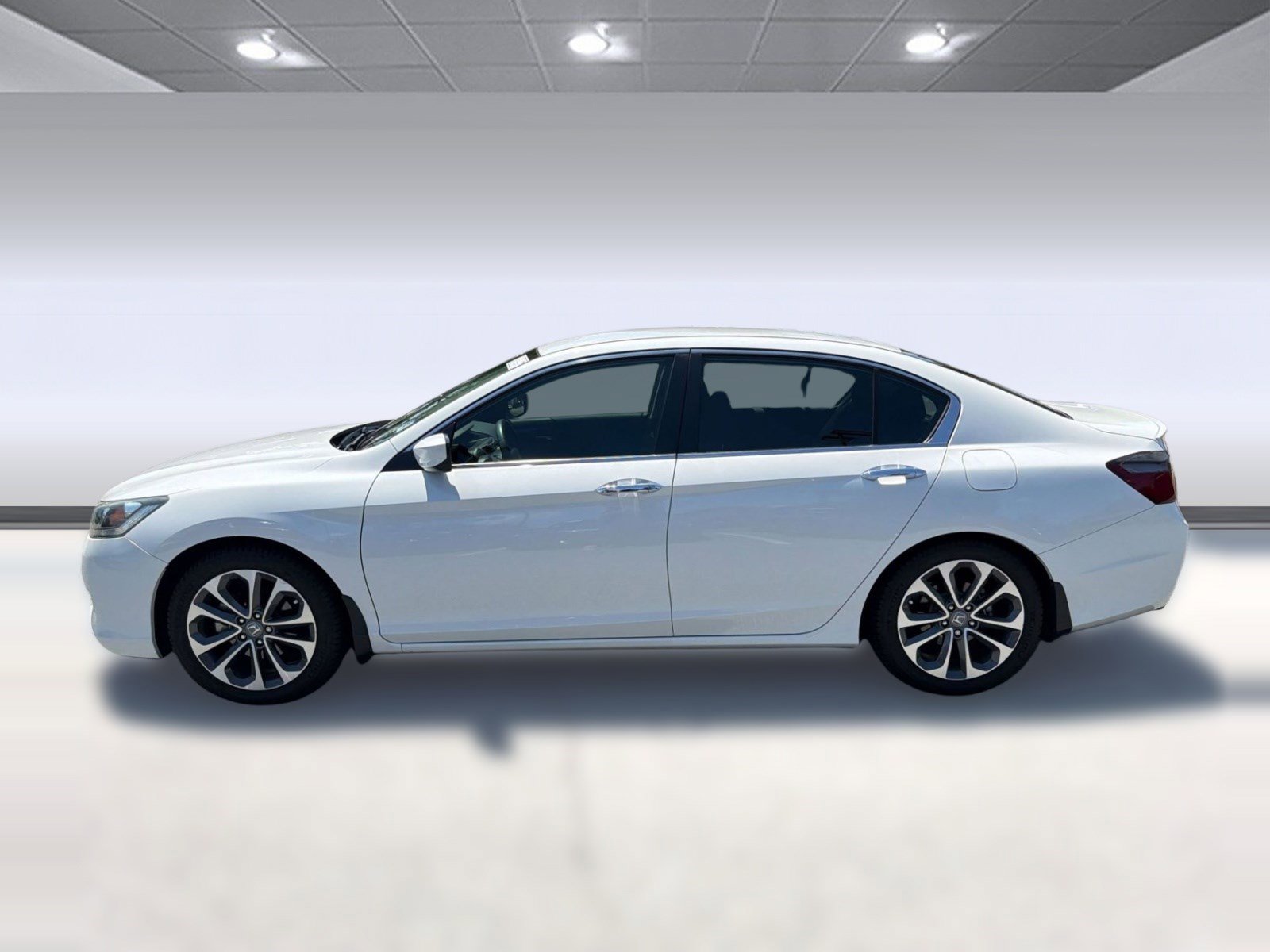 Used 2015 Honda Accord Sport image 2