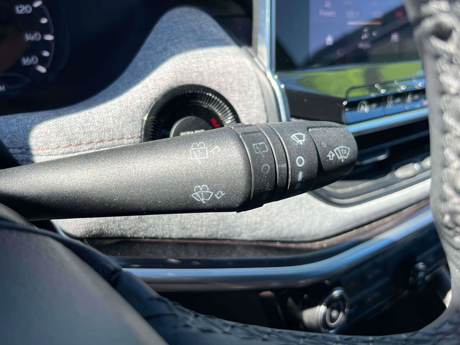 Used 2023 Jeep Compass Latitude image 18