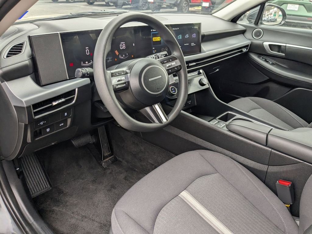 Used 2025 Hyundai Sonata SEL FWD image 13