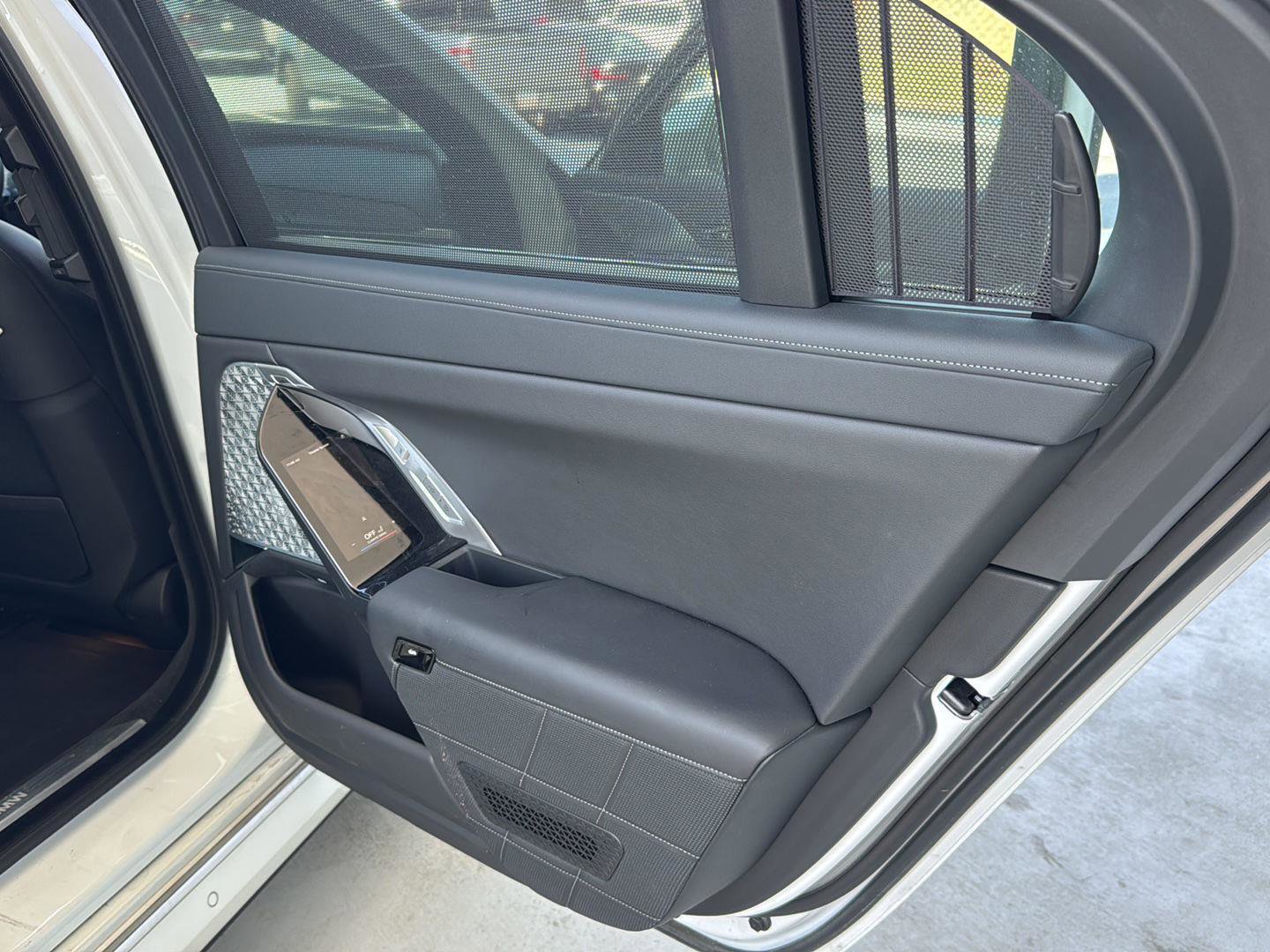 Used 2024 BMW i7 xDrive60 w/ Executive Package image 13