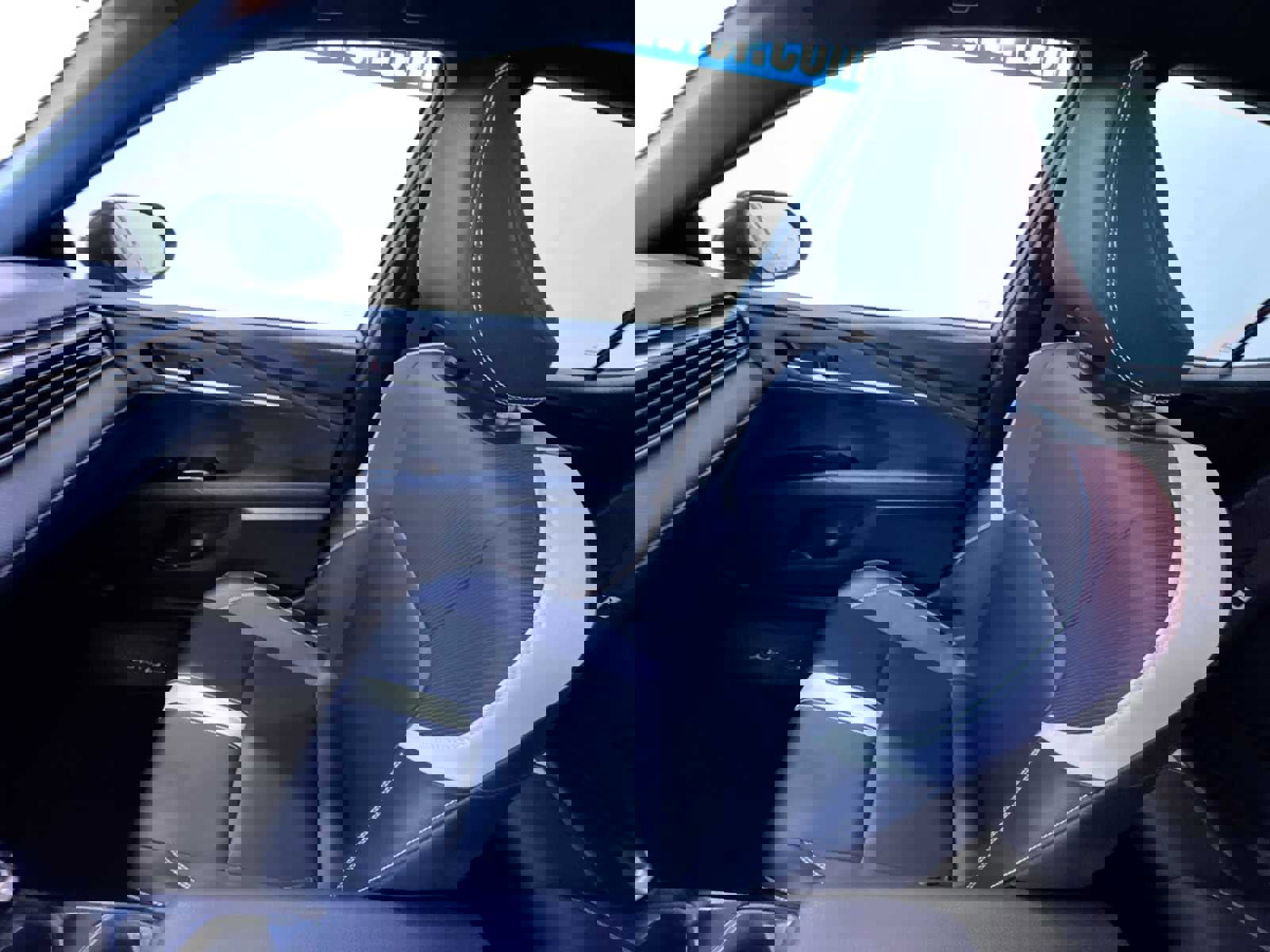 Used 2025 Toyota Camry SE w/ Convenience Package image 33