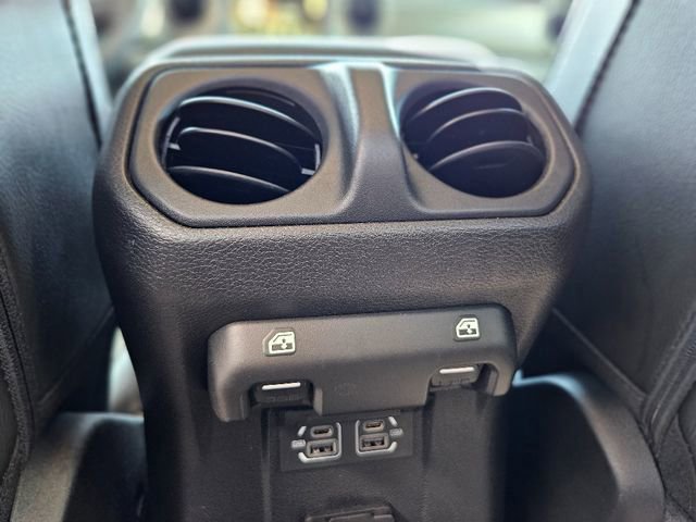 Used 2023 Jeep Gladiator Sport S image 28