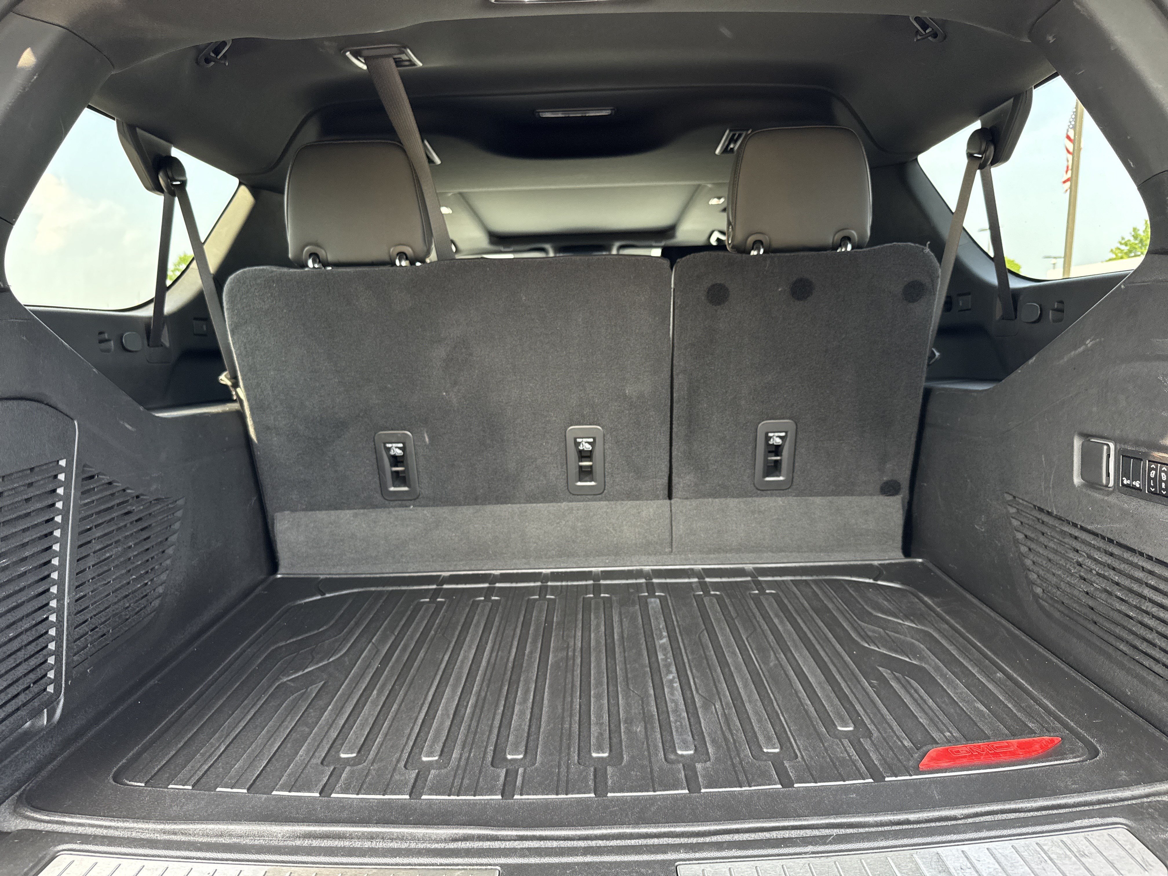 Used 2021 GMC Yukon XL AT4 w/ Rear Media and Nav Package AWD/4WD image 38