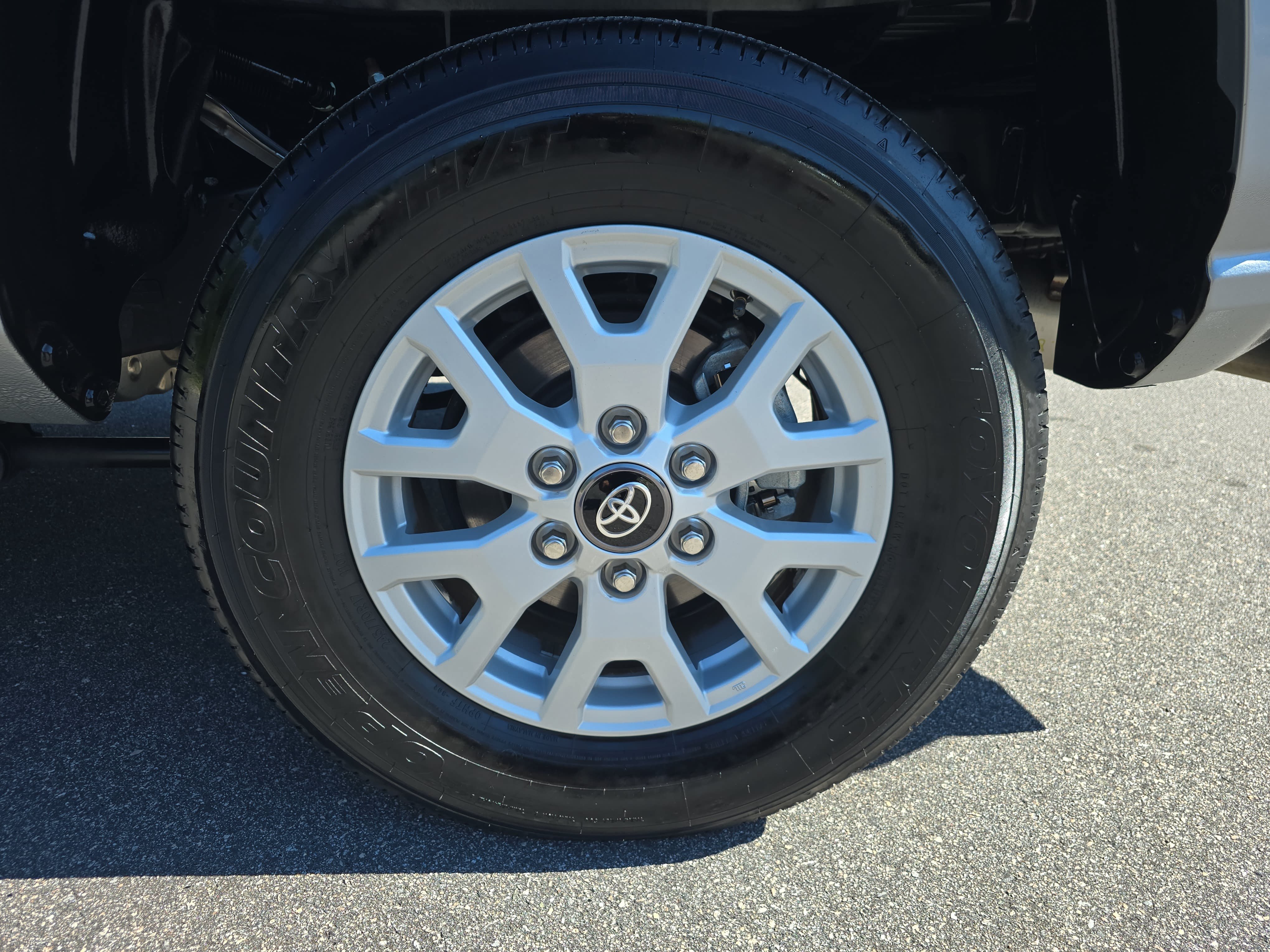 Certified 2024 Toyota Tacoma SR5 AWD/4WD image 35