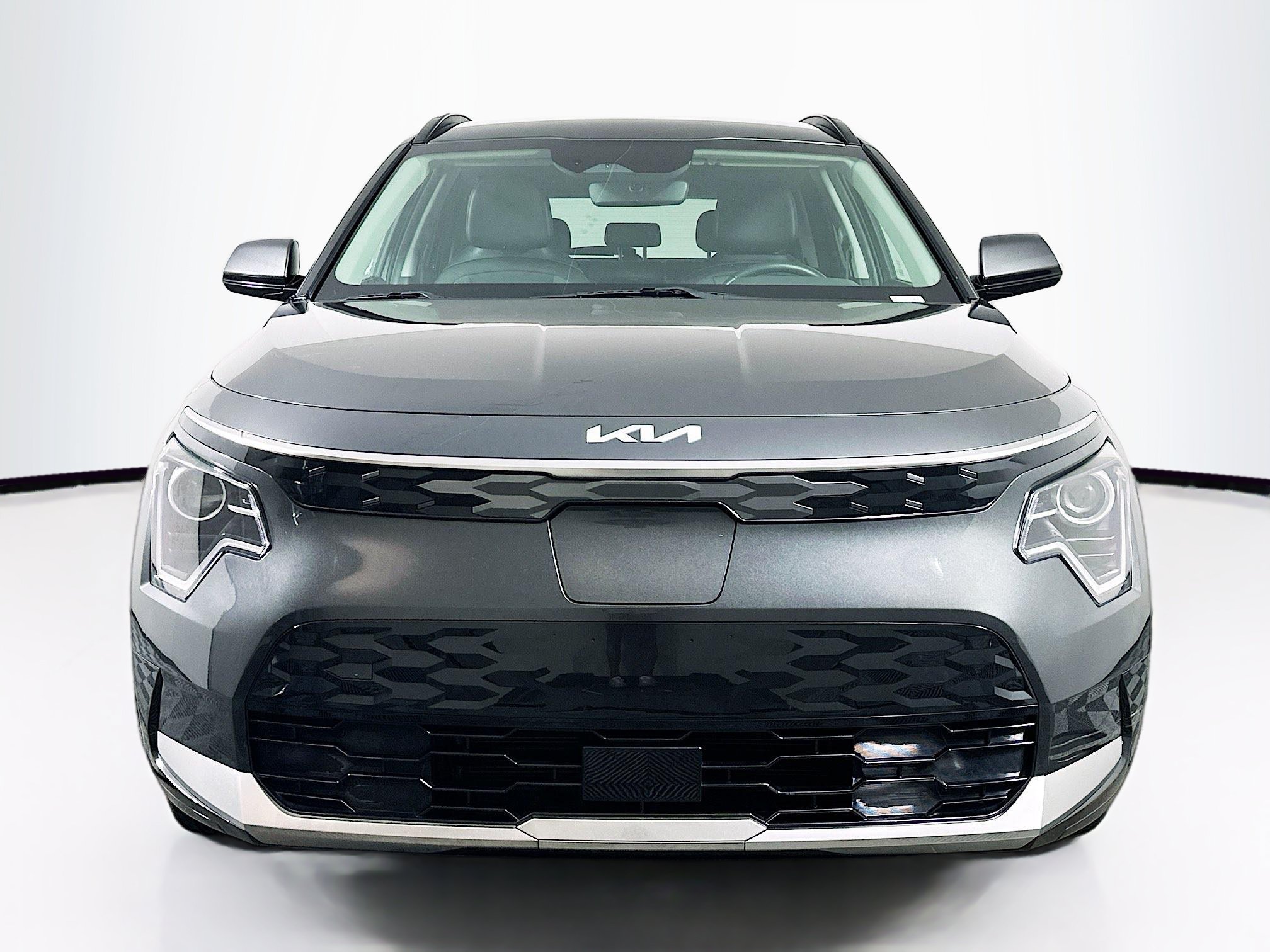 Used 2023 Kia Niro Wind w/ Wind Preserve Package FWD image 2