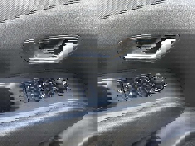 Used 2025 Hyundai Tucson SE image 16